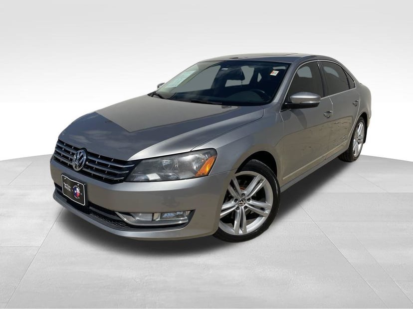 2014 Volkswagen Passat - Image 1