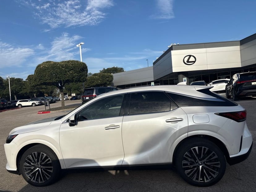 2025 Lexus RX - Image 2