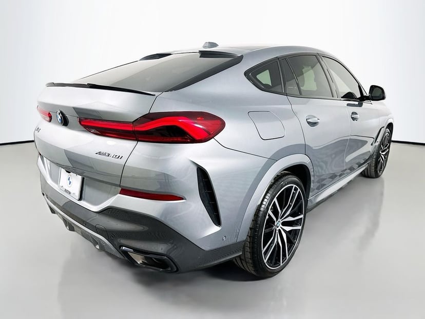 2025 BMW X6 - Image 3