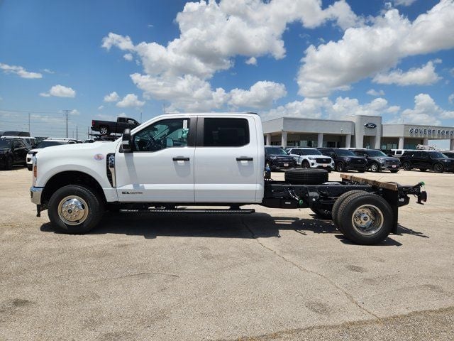 2026 Ford F-350 - Image 2