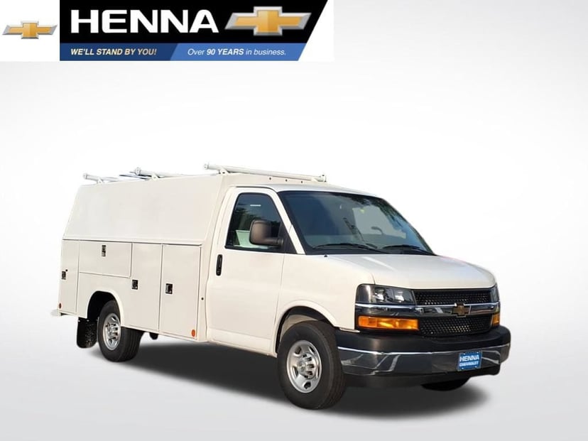 2026 Chevrolet Express Cutaway - Image 2