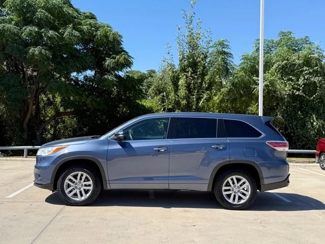 2014 Toyota Highlander - Image 2