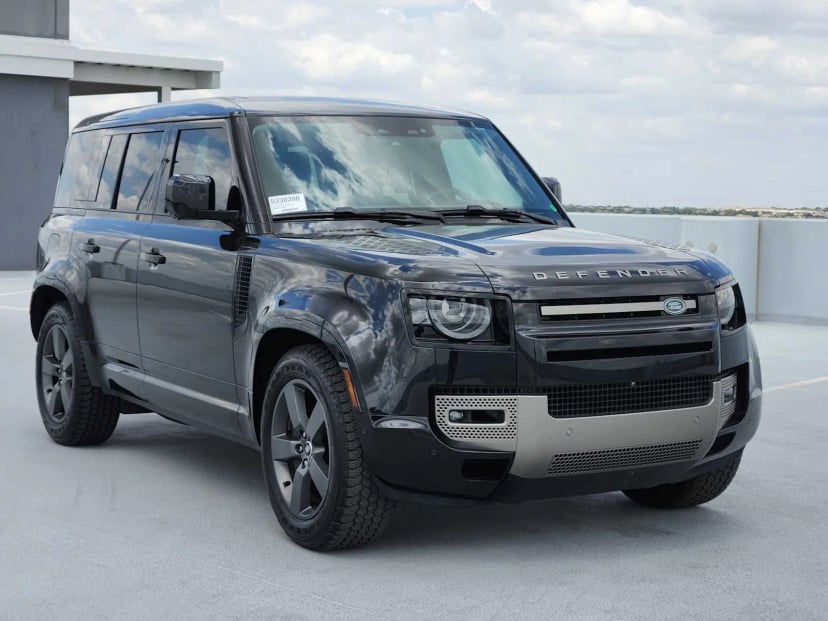2025 Land Rover Defender - Image 3