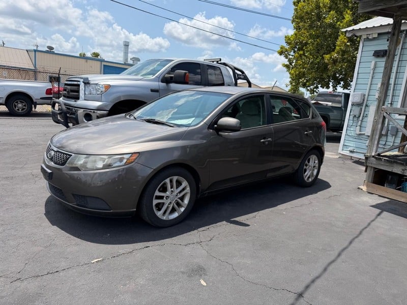 2011 Kia Forte 5-Door - Image 1