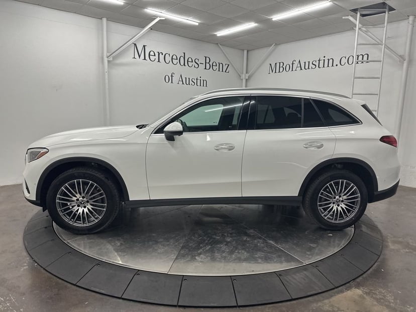 2026 Mercedes-Benz GLC - Image 2