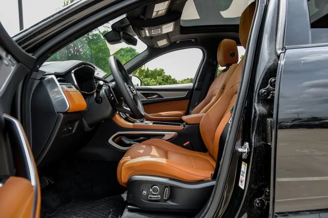 2026 Jaguar F-PACE - Image 3