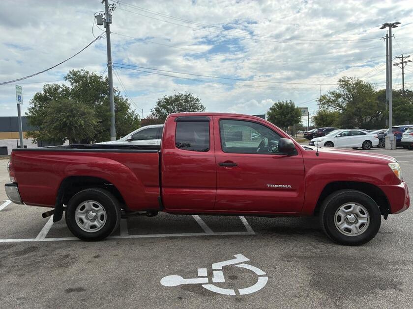 2012 Toyota Tacoma - Image 2