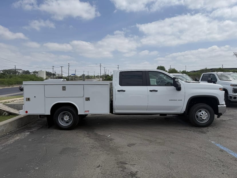 2026 Chevrolet Silverado 3500 HD - Image 2