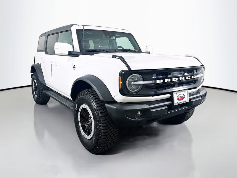 2023 Ford Bronco - Image 3