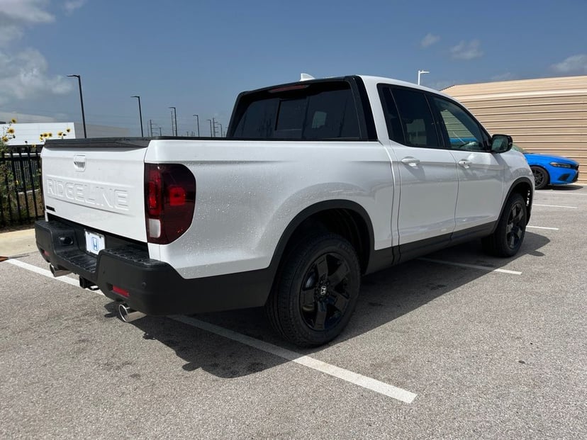 2026 Honda Ridgeline - Image 2
