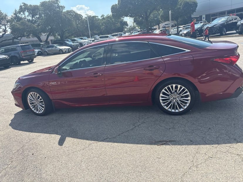 2020 Toyota Avalon - Image 1