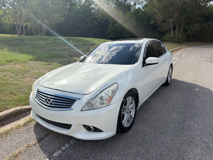 2013 INFINITI G37 - Image 1
