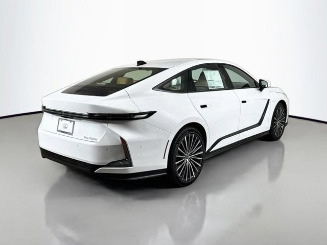 2026 Lexus ES - Image 3