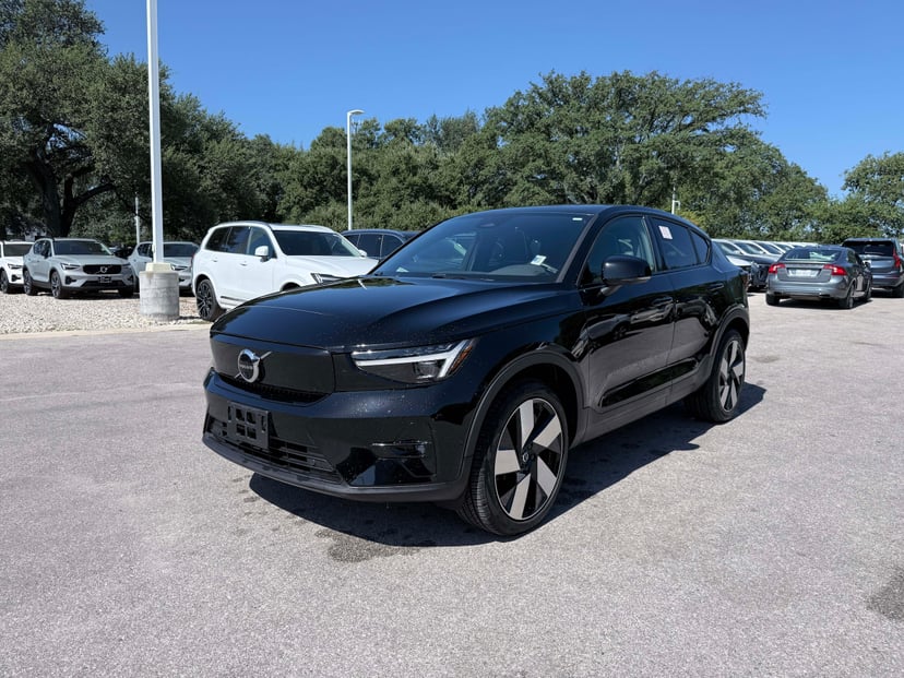 2023 Volvo c40 - Image 1