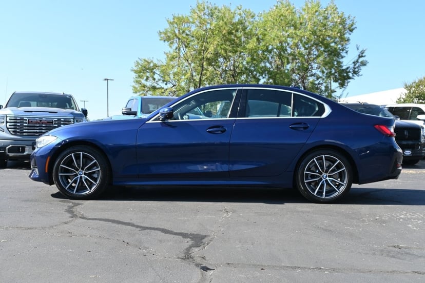 2020 BMW 330i - Image 2