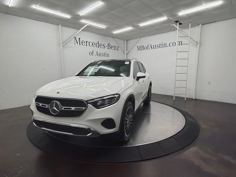 2027 Mercedes-Benz GLC - Image 2