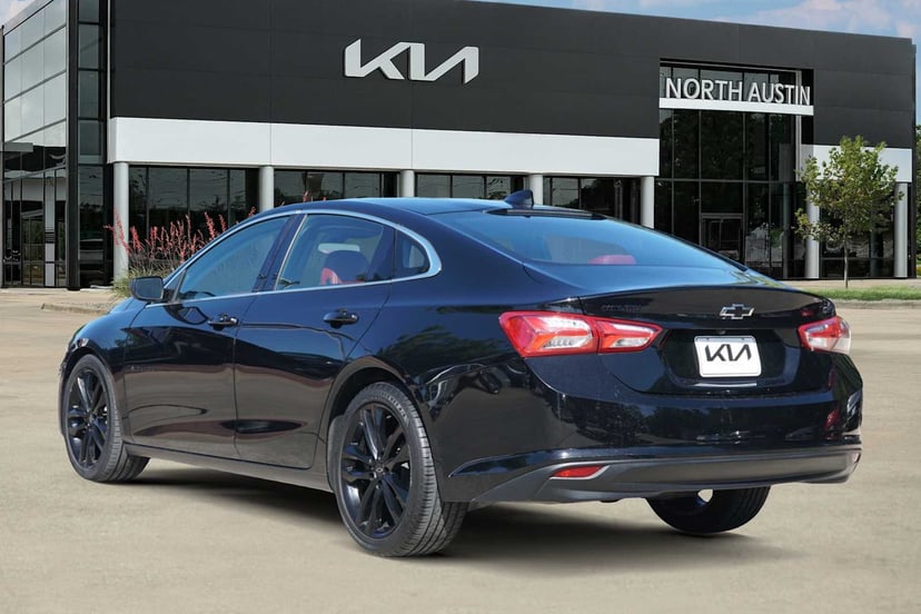 2021 Chevrolet Malibu - Image 3