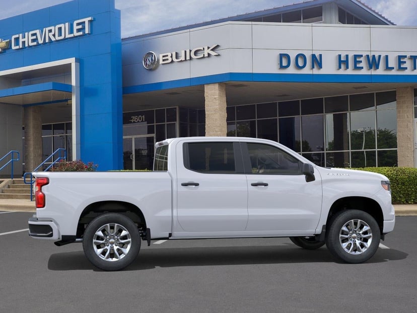 2026 Chevrolet Silverado 1500 - Image 2