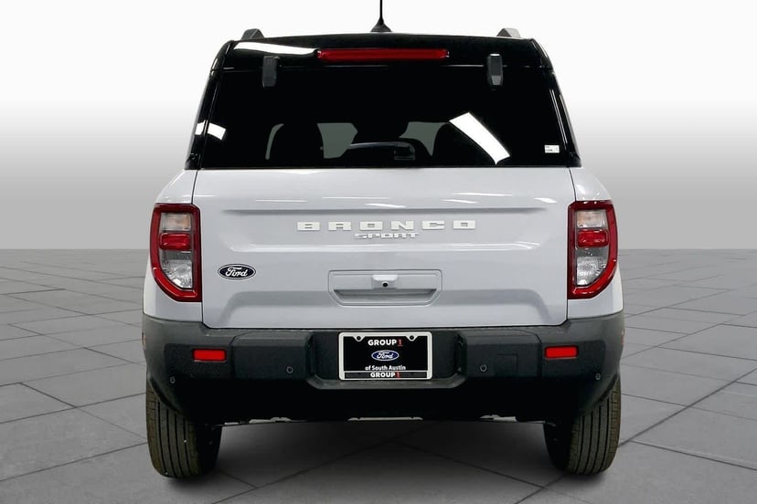 2026 Ford Bronco - Image 3