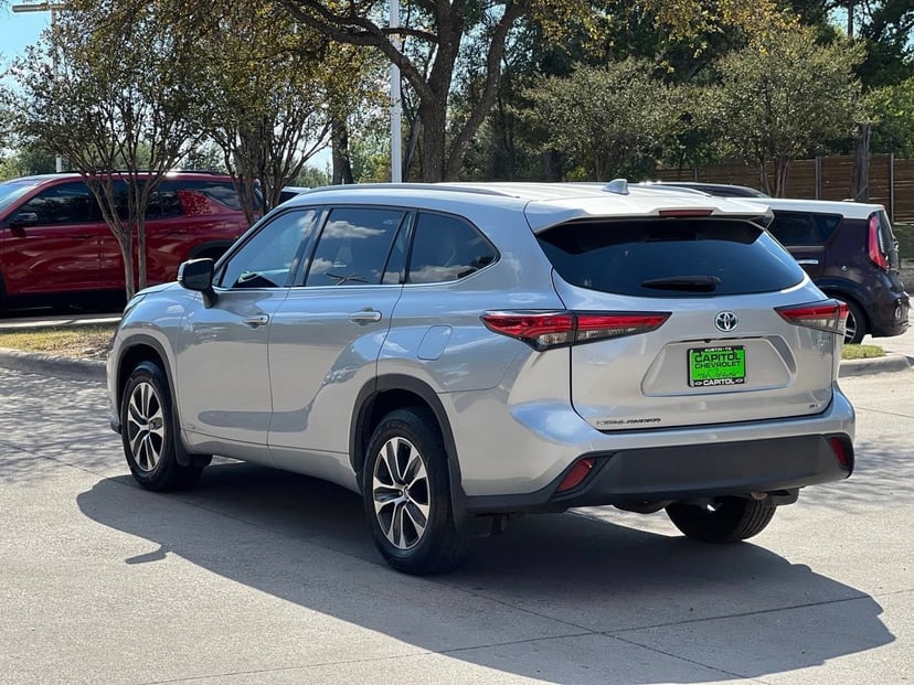 2022 Toyota Highlander - Image 3