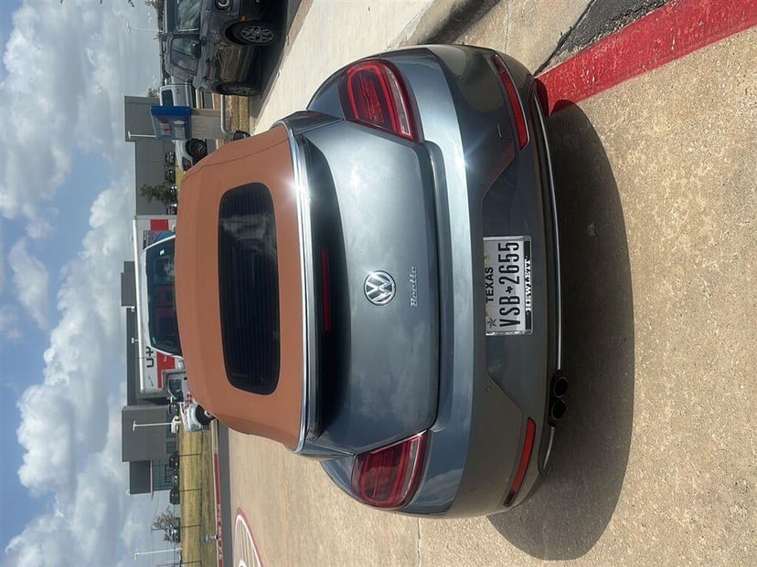 2019 Volkswagen Beetle - Image 3