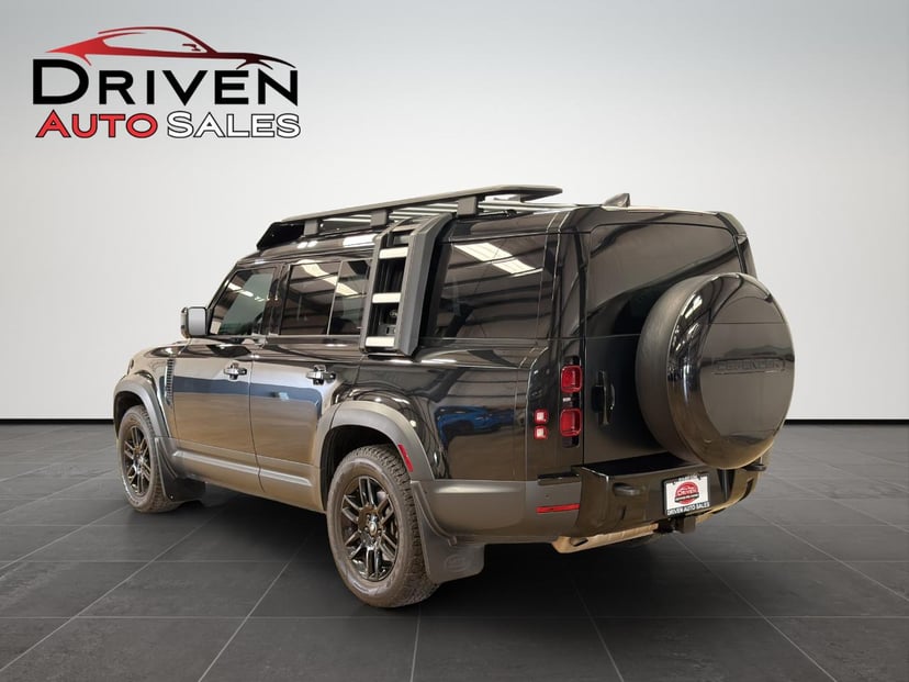 2023 Land Rover Defender - Image 2