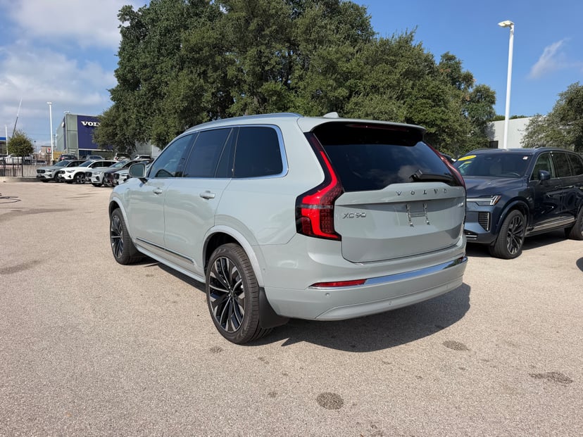 2026 Volvo XC90 - Image 3