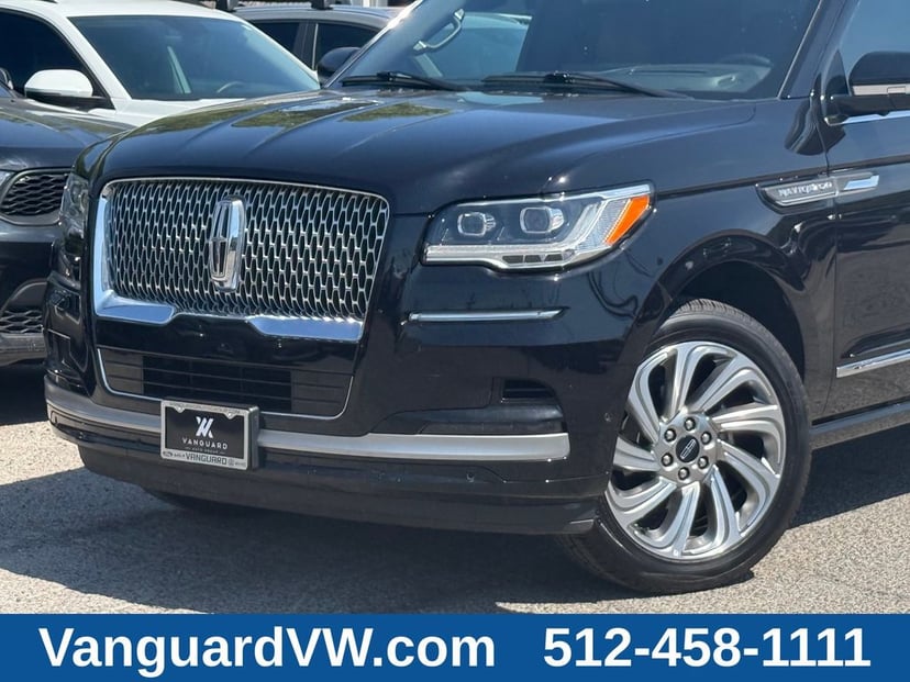 2024 Lincoln Navigator L - Image 3