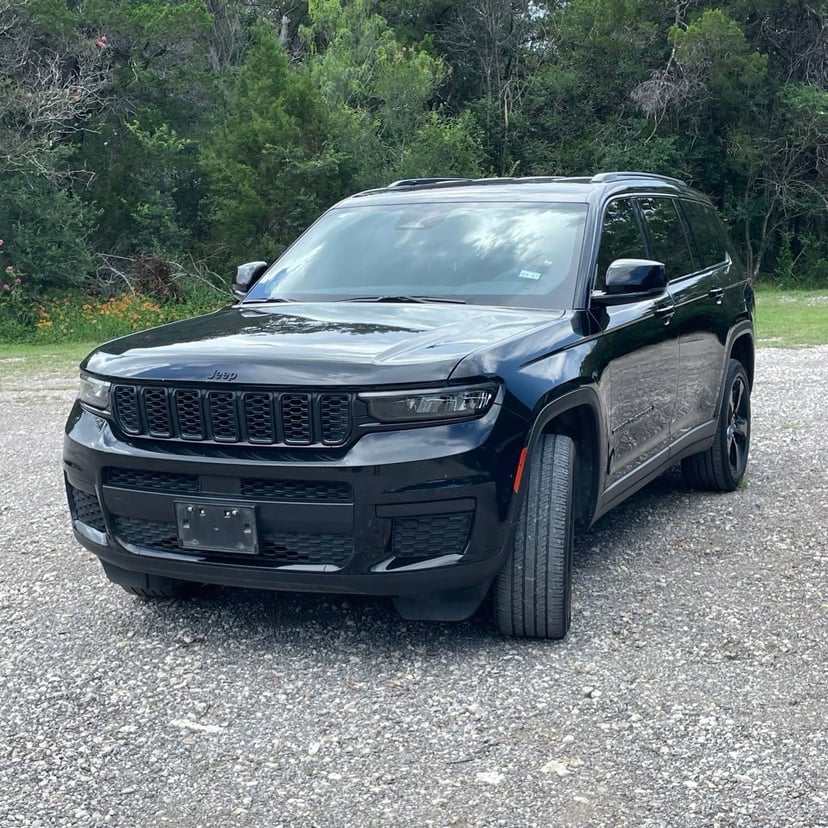 2023 Jeep Grand Cherokee L - Image 1