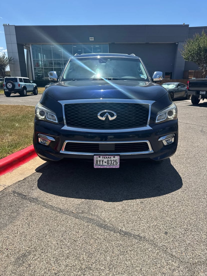 2017 INFINITI QX80 - Image 3
