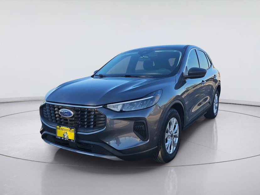 2023 Ford Escape - Image 1