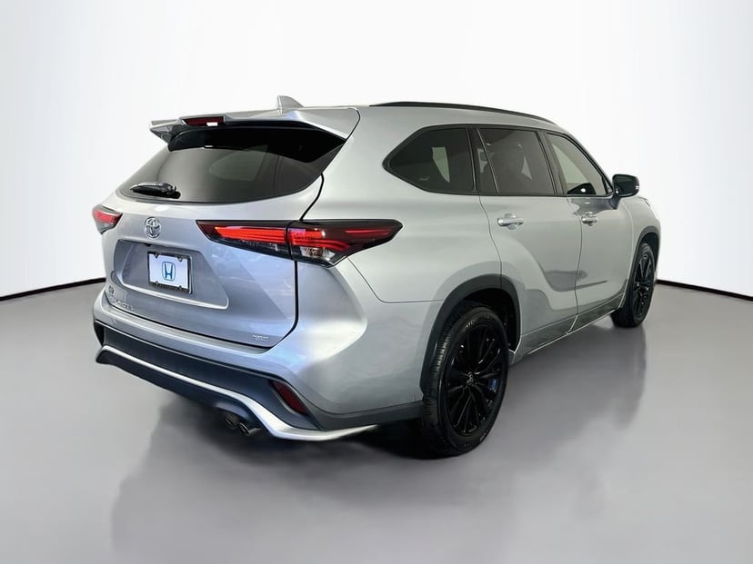 2024 Toyota Highlander - Image 3
