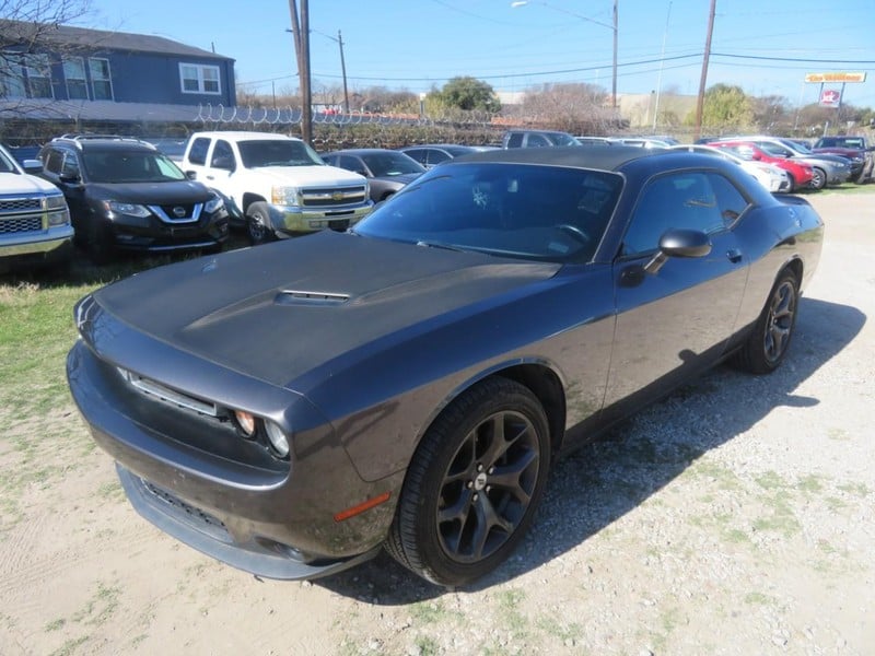 2019 Dodge Challenger - Image 2