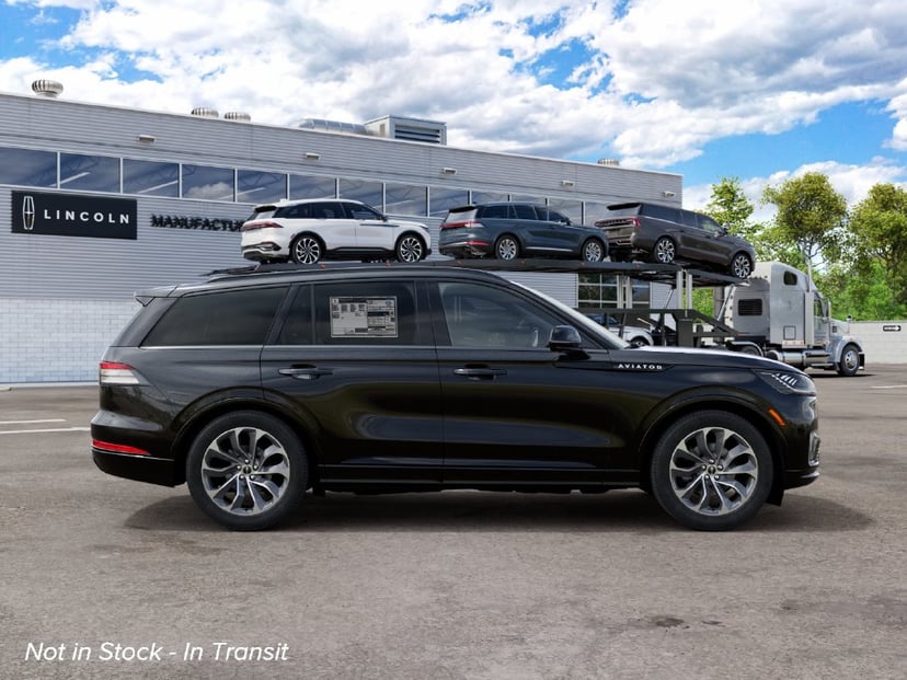 2027 Lincoln Aviator - Image 1