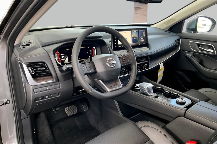 2026 Nissan Rogue - Image 2