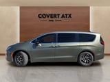 2027 Chrysler Pacifica - Preview 3