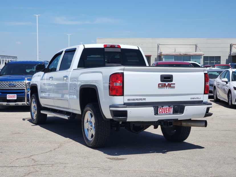 2015 GMC Sierra 2500 HD - Image 3