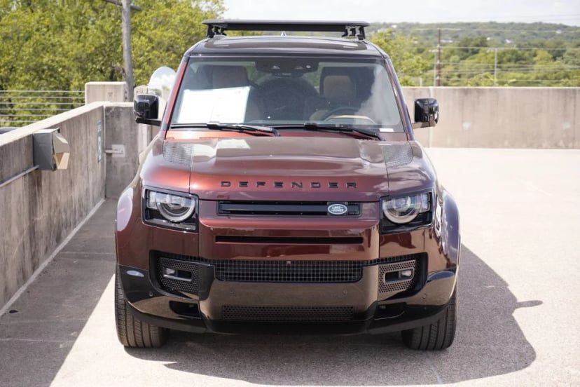 2025 Land Rover Defender - Image 3