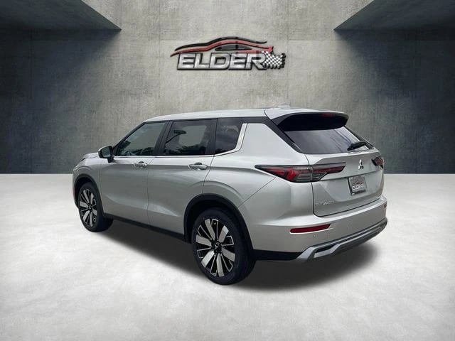 2026 Mitsubishi Outlander - Image 2