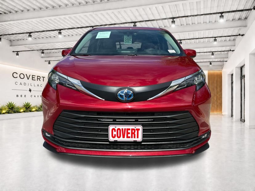2025 Toyota Sienna - Image 3