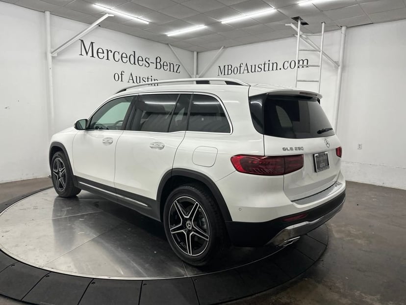 2026 Mercedes-Benz GLB - Image 2