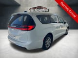2023 Chrysler Pacifica - Preview 4