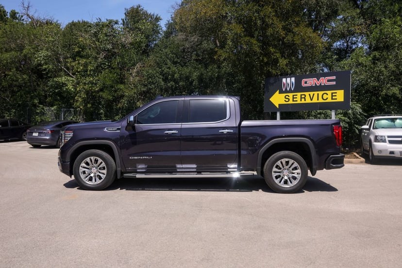 2024 GMC Sierra 1500 - Image 2