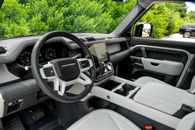 2026 Land Rover Defender - Image 3