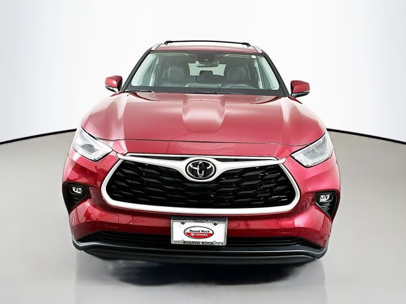 2025 Toyota Highlander - Image 2