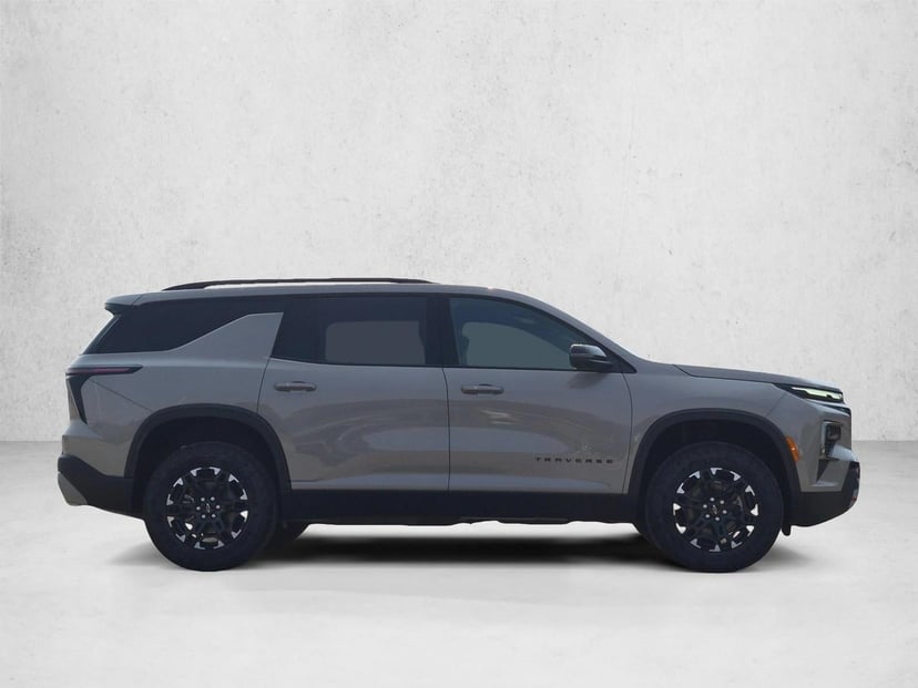 2027 Chevrolet Traverse - Image 2