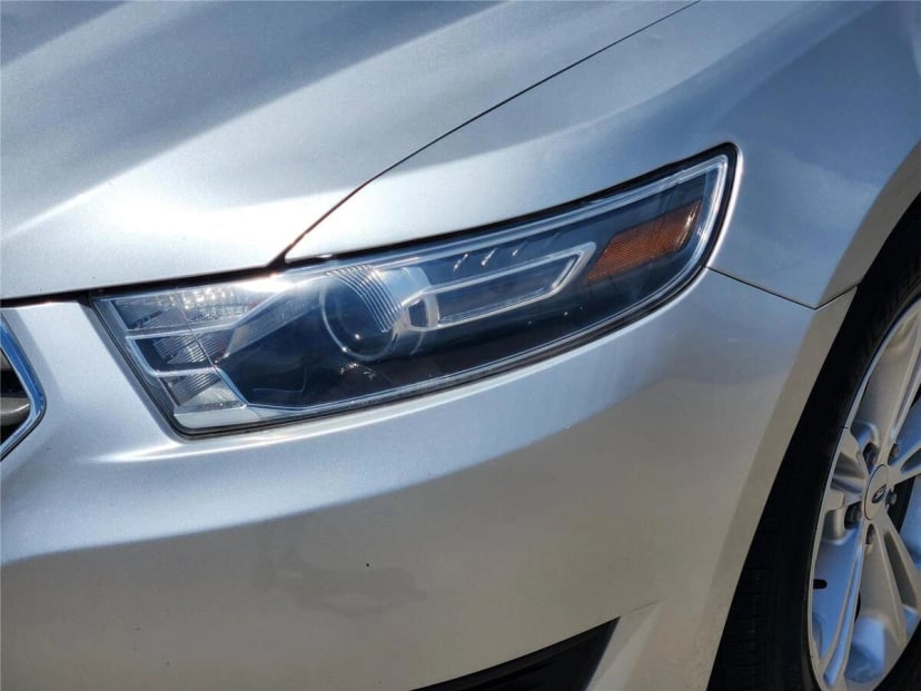 2019 Ford Taurus - Image 3