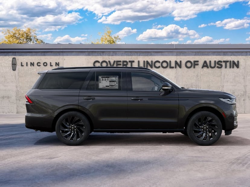 2027 Lincoln Navigator - Image 1