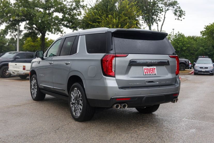 2023 GMC Yukon - Image 3