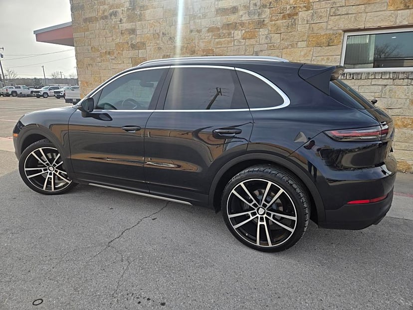 2020 Porsche Cayenne - Image 3